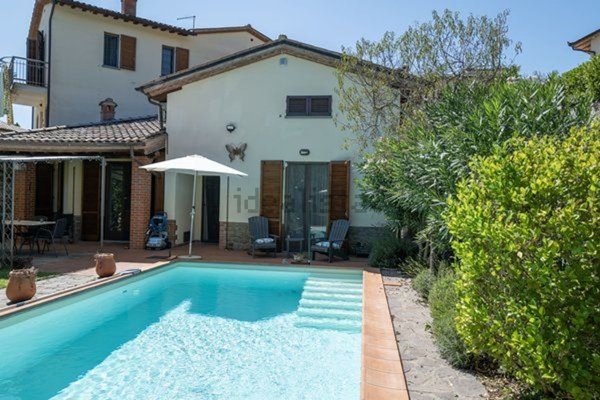 casa indipendente in vendita a Tuoro sul Trasimeno
