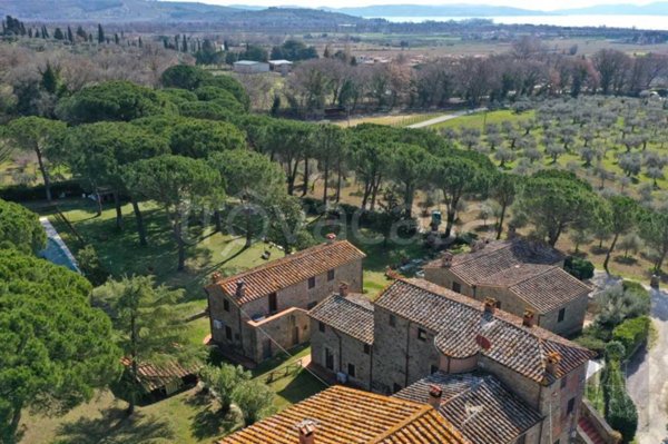 casa indipendente in vendita a Tuoro sul Trasimeno