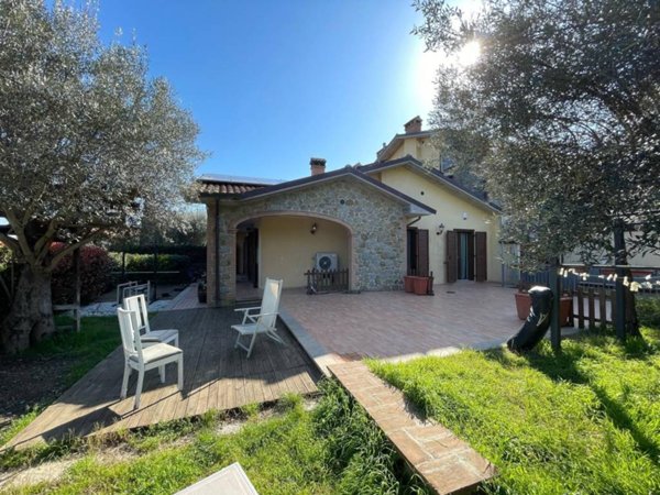 casa indipendente in vendita a Tuoro sul Trasimeno