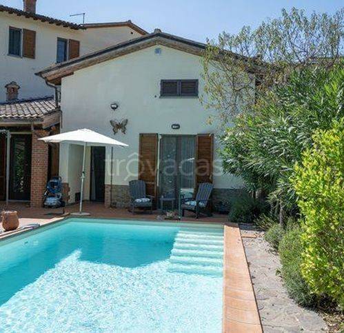 casa indipendente in vendita a Tuoro sul Trasimeno