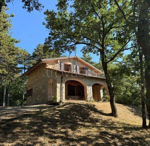 casa indipendente in vendita a Tuoro sul Trasimeno