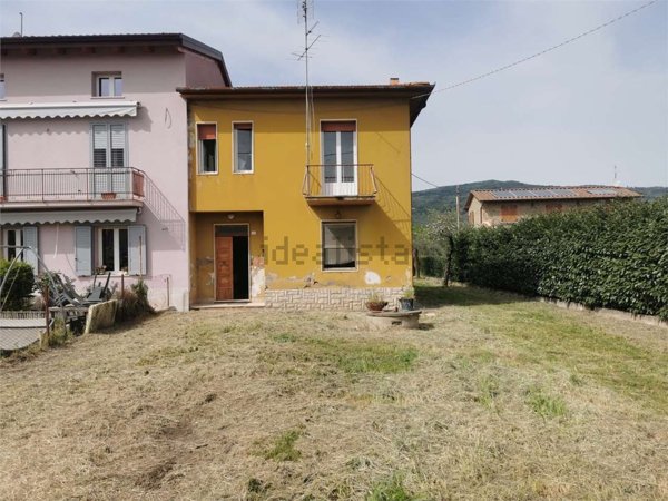 casa indipendente in vendita a Tuoro sul Trasimeno