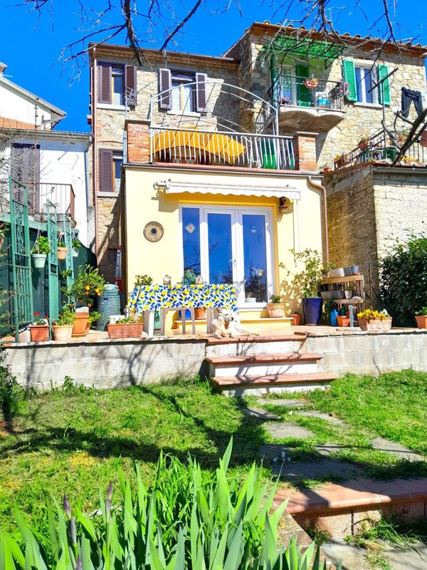 esavano in vendita a Tuoro sul Trasimeno