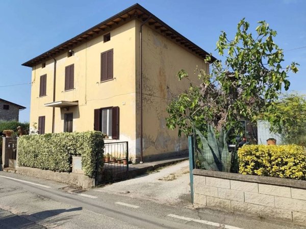 casa indipendente in vendita a Tuoro sul Trasimeno in zona Vernazzano