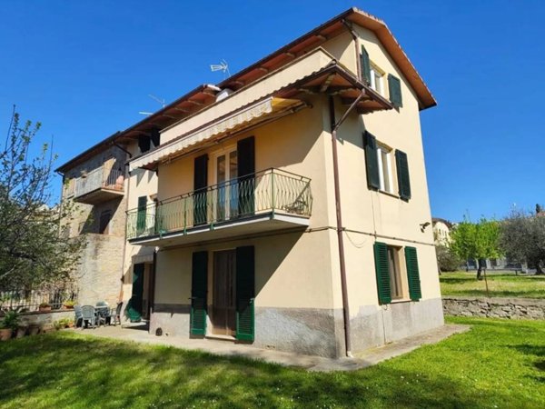 quadrivano in vendita a Tuoro sul Trasimeno