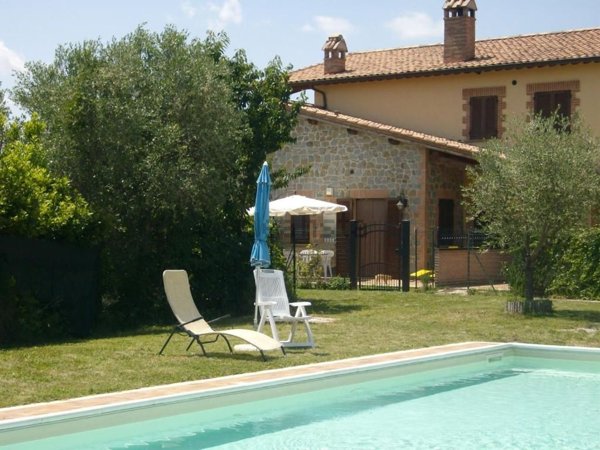 casa indipendente in vendita a Tuoro sul Trasimeno