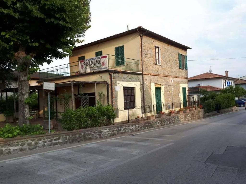 casa indipendente in vendita a Tuoro sul Trasimeno