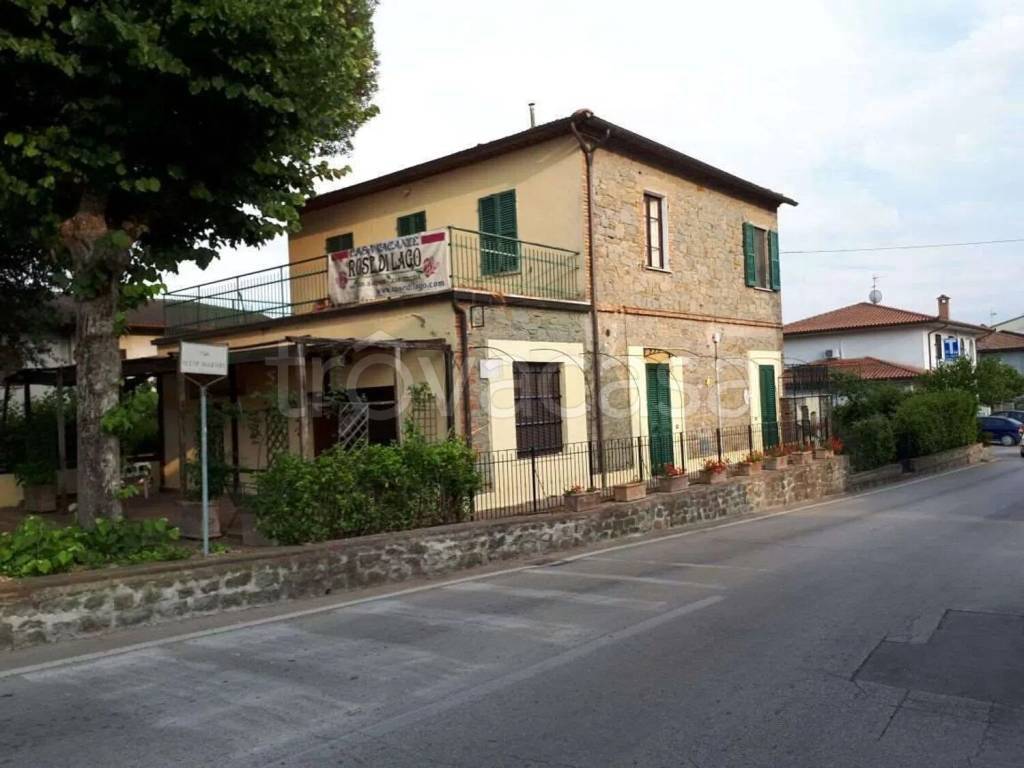 casa indipendente in vendita a Tuoro sul Trasimeno
