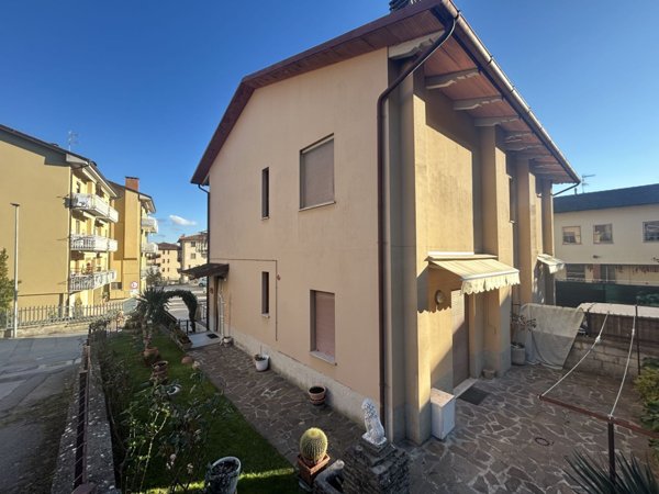 casa indipendente in vendita a Tuoro sul Trasimeno