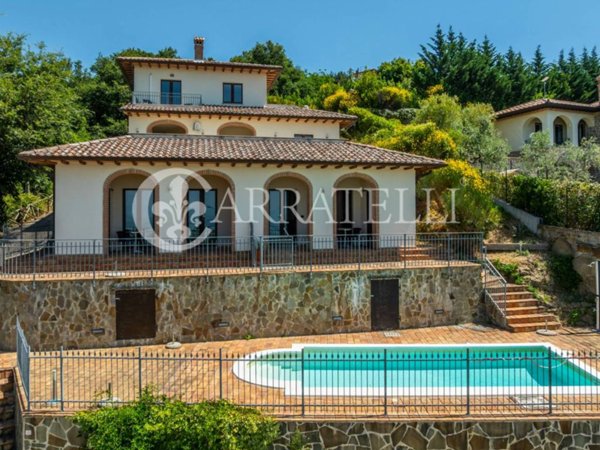 casa indipendente in vendita a Tuoro sul Trasimeno