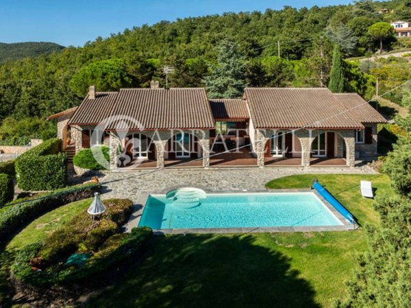 casa indipendente in vendita a Tuoro sul Trasimeno