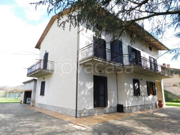 casa indipendente in vendita a Tuoro sul Trasimeno in zona Borghetto