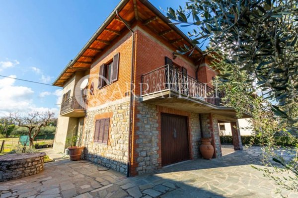 casa indipendente in vendita a Tuoro sul Trasimeno