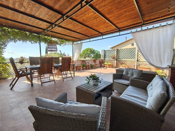 casa indipendente in vendita a Tuoro sul Trasimeno