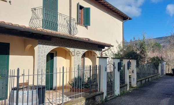 casa indipendente in vendita a Tuoro sul Trasimeno