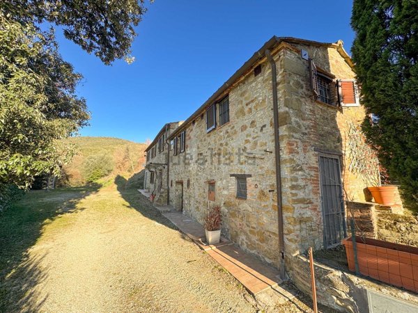quadrivano in vendita a Tuoro sul Trasimeno