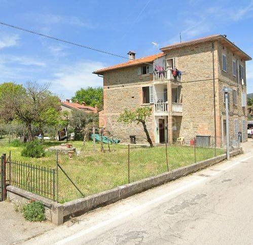 casa indipendente in vendita a Tuoro sul Trasimeno