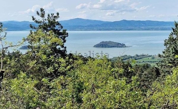 casa indipendente in vendita a Tuoro sul Trasimeno