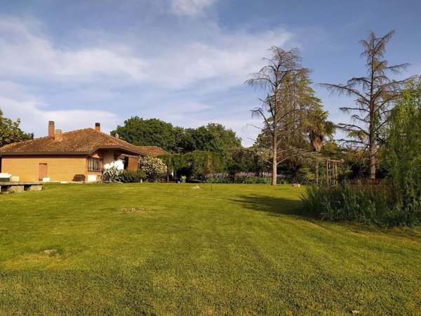 casa indipendente in vendita a Tuoro sul Trasimeno