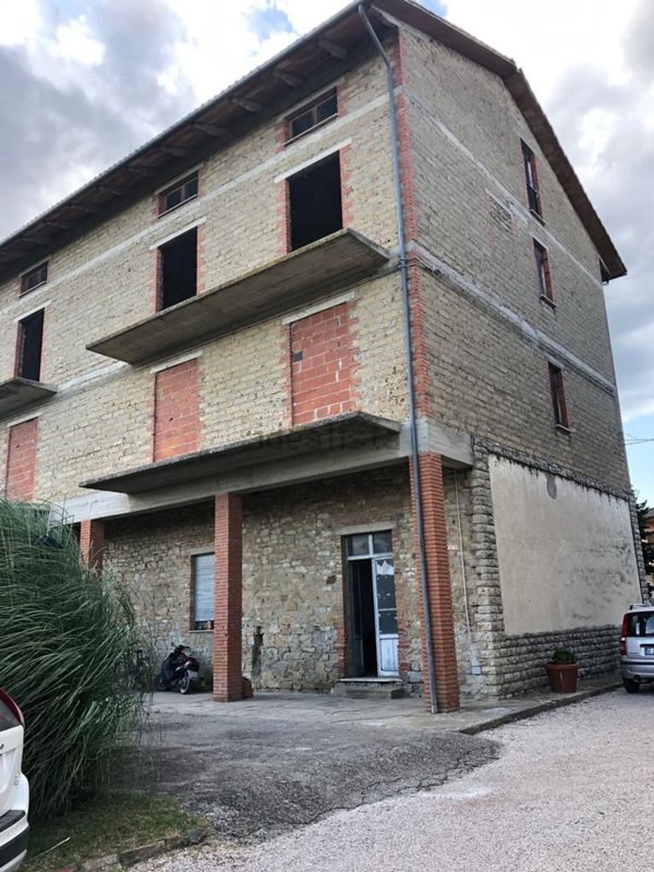 casa indipendente in vendita a Tuoro sul Trasimeno