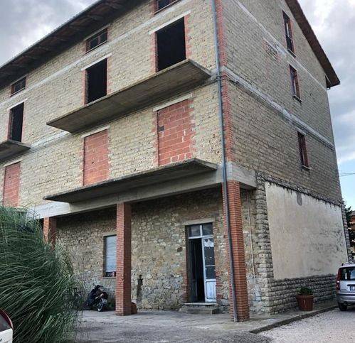 casa indipendente in vendita a Tuoro sul Trasimeno