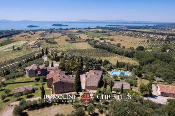 casa indipendente in vendita a Tuoro sul Trasimeno