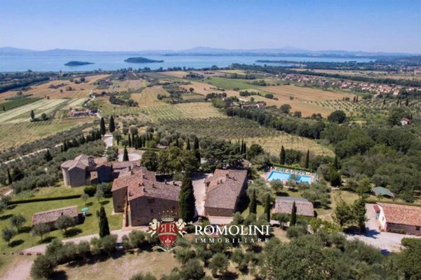 casa indipendente in vendita a Tuoro sul Trasimeno