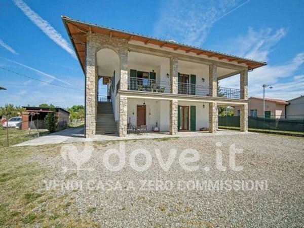 casa indipendente in vendita a Tuoro sul Trasimeno