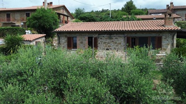 casa indipendente in vendita a Tuoro sul Trasimeno
