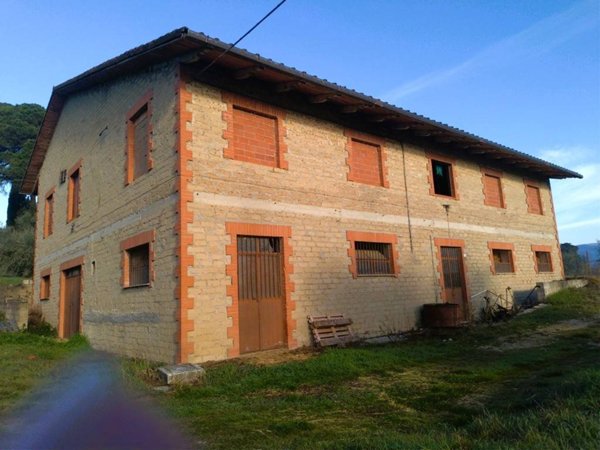 negozio in vendita a Tuoro sul Trasimeno