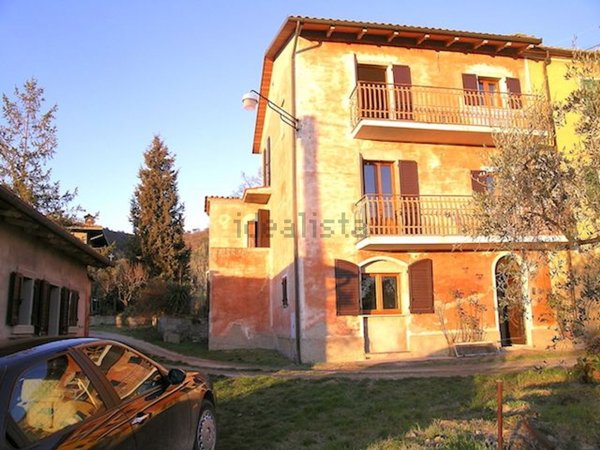 pentavano in vendita a Tuoro sul Trasimeno