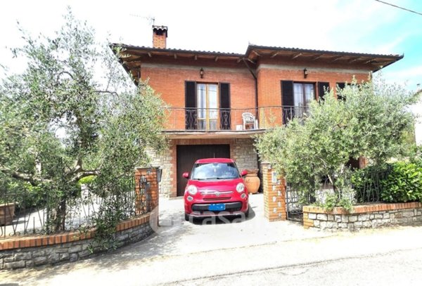 casa indipendente in vendita a Tuoro sul Trasimeno