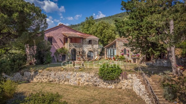 casale in vendita a Tuoro sul Trasimeno