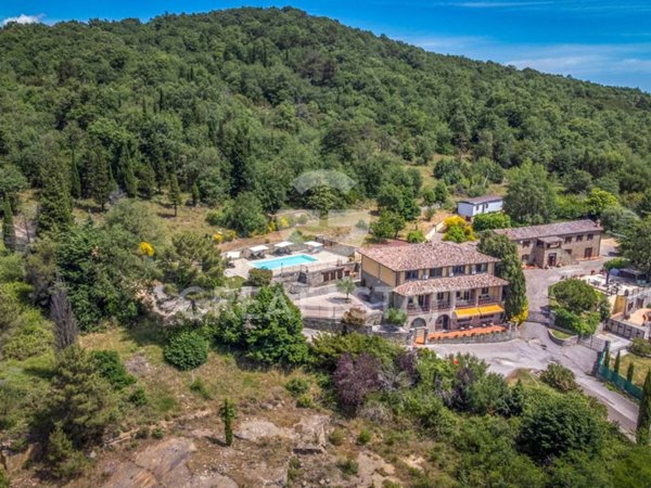 casa indipendente in vendita a Tuoro sul Trasimeno in zona Vernazzano
