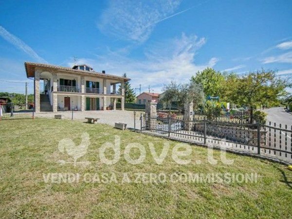 casa indipendente in vendita a Tuoro sul Trasimeno