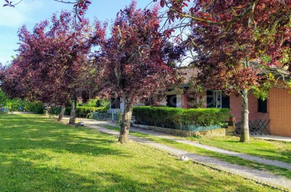 casa indipendente in vendita a Tuoro sul Trasimeno in zona Borghetto
