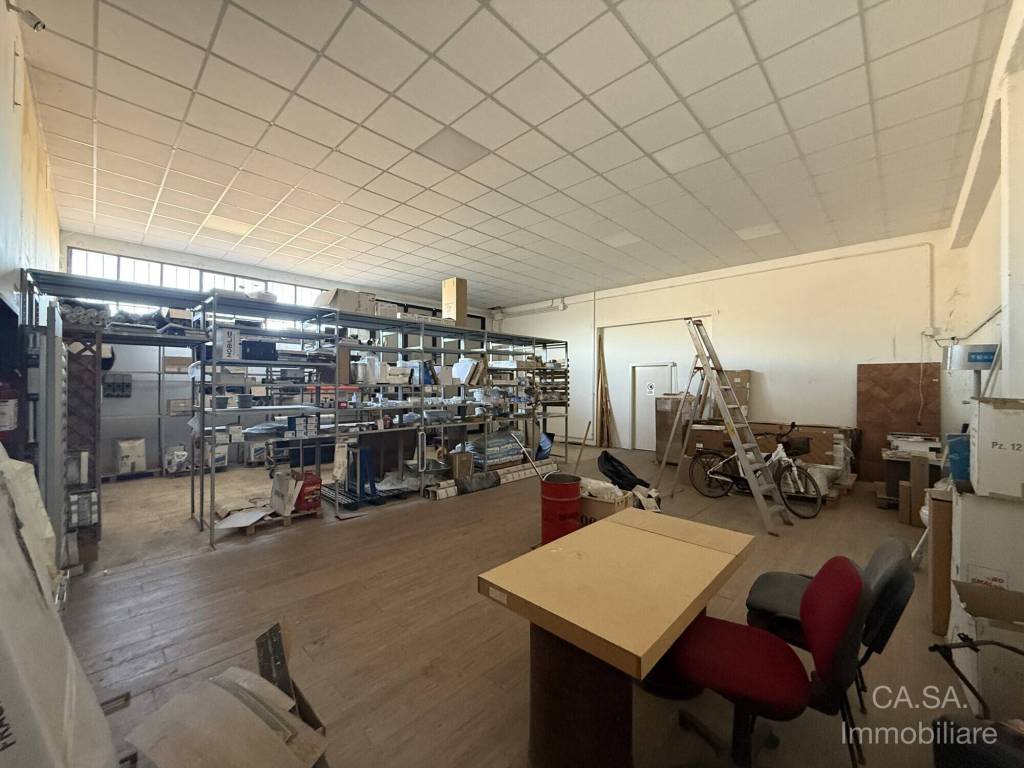 locale commerciale in vendita a Tuoro sul Trasimeno