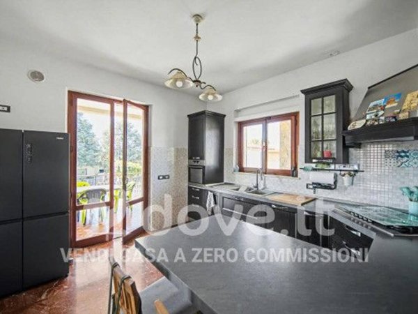 casa indipendente in vendita a Tuoro sul Trasimeno in zona Borghetto