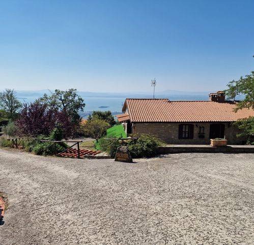 casa indipendente in vendita a Tuoro sul Trasimeno in zona Vernazzano
