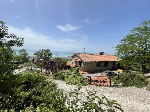casa indipendente in vendita a Tuoro sul Trasimeno in zona Vernazzano