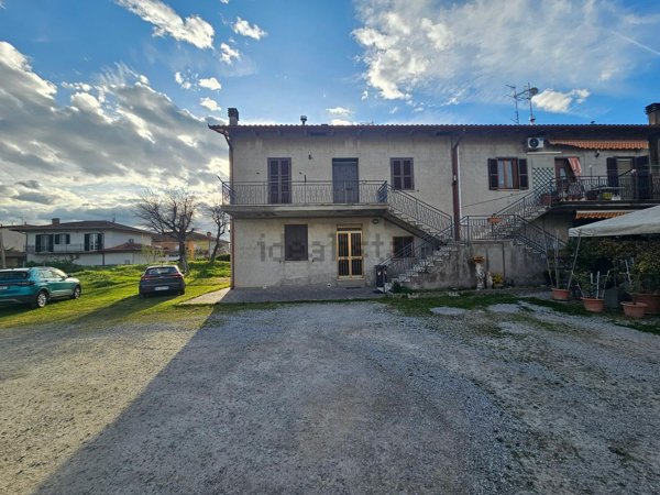 casa indipendente in vendita a Tuoro sul Trasimeno