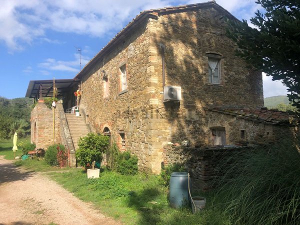 casale in vendita a Tuoro sul Trasimeno in zona Borghetto