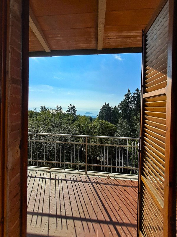 casa indipendente in vendita a Tuoro sul Trasimeno in zona Vernazzano