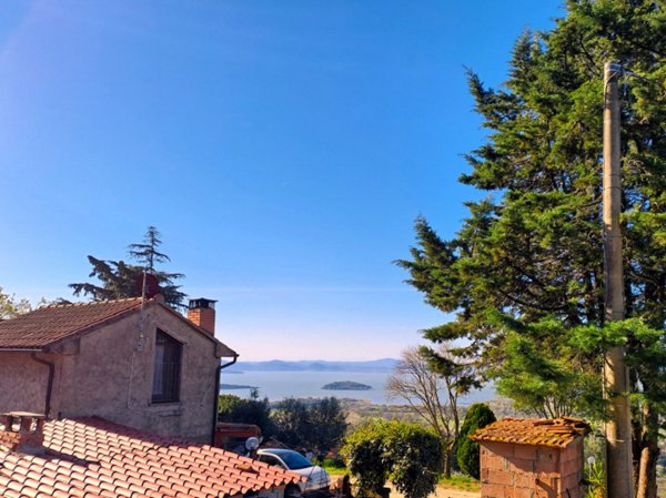casa indipendente in vendita a Tuoro sul Trasimeno in zona Vernazzano