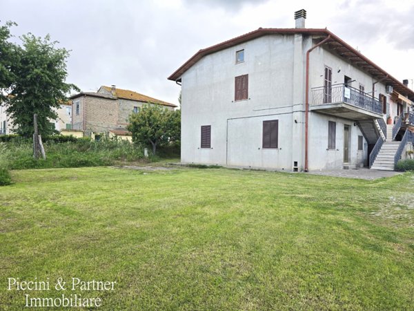 casa indipendente in vendita a Tuoro sul Trasimeno