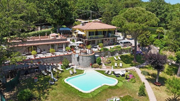 casa indipendente in vendita a Tuoro sul Trasimeno in zona Vernazzano