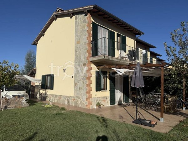 casa indipendente in vendita a Tuoro sul Trasimeno