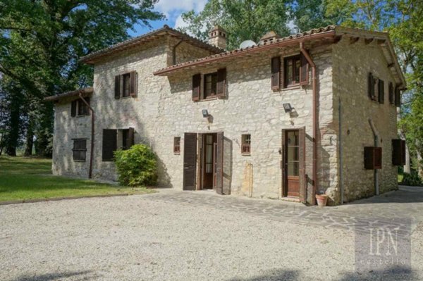 casa indipendente in vendita ad Umbertide in zona Pierantonio