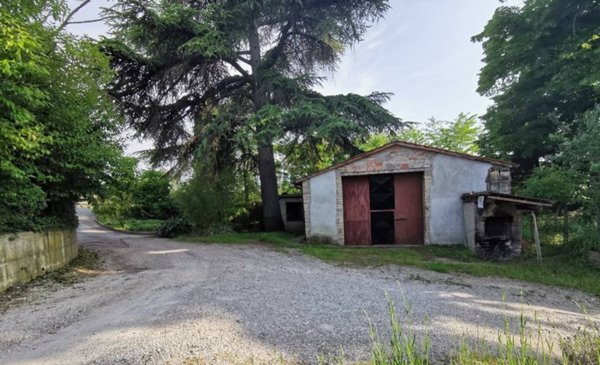 locale commerciale in vendita ad Umbertide