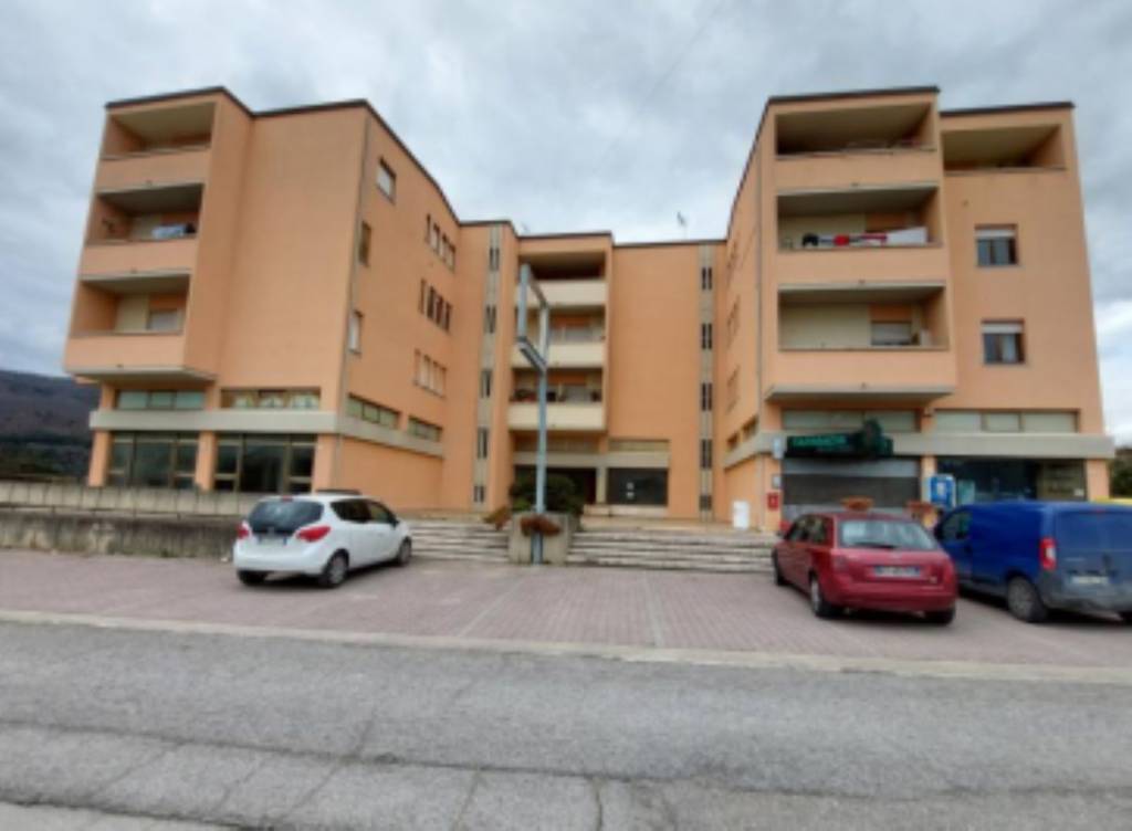 appartamento in vendita ad Umbertide in zona Pierantonio
